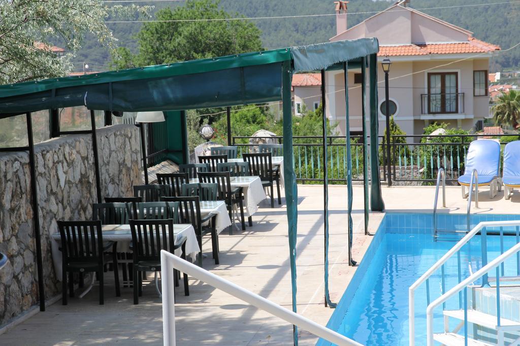 אולודניץ Cypriot Hotel מראה חיצוני תמונה