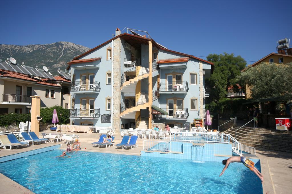 אולודניץ Cypriot Hotel מראה חיצוני תמונה