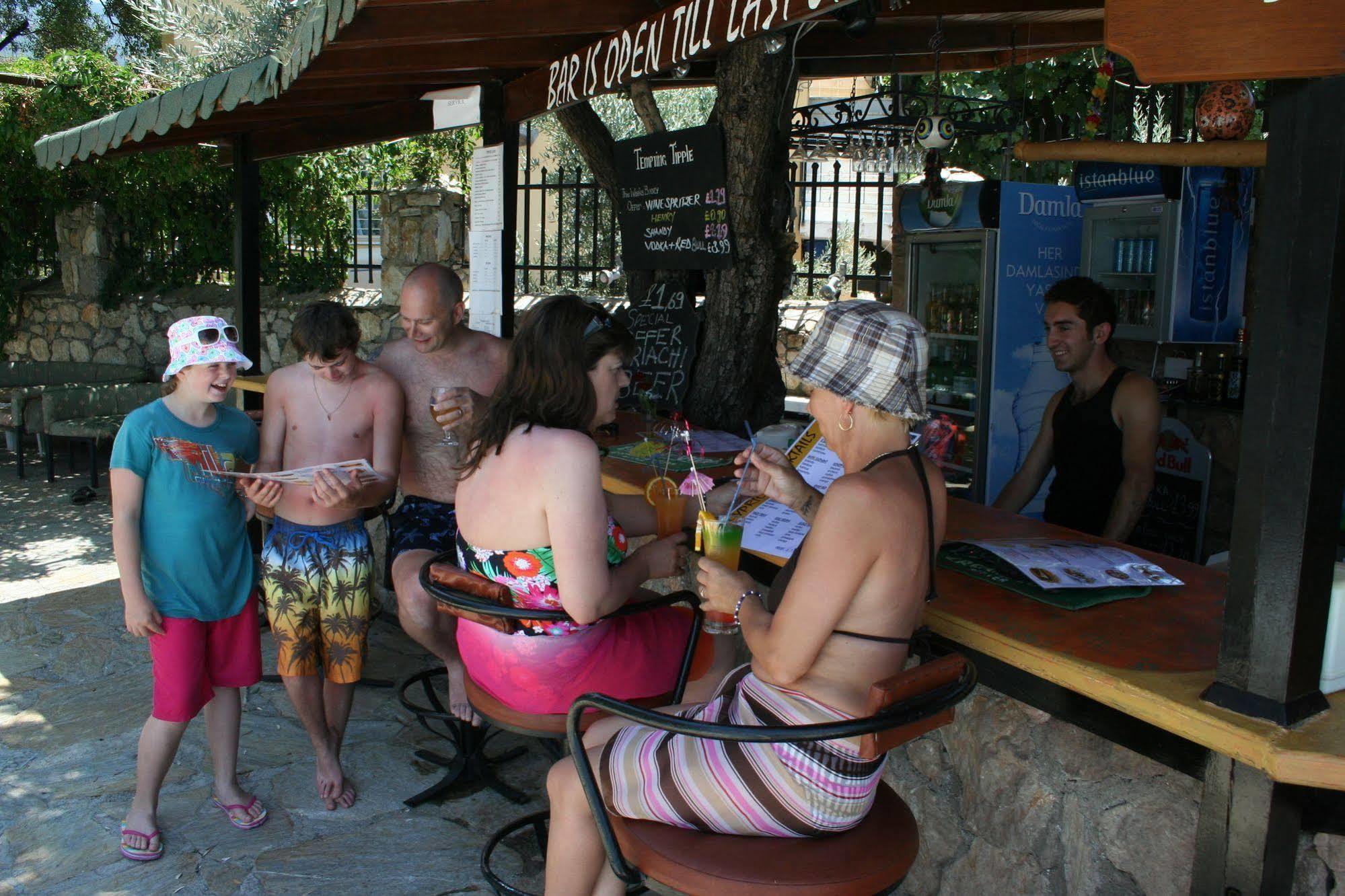 אולודניץ Cypriot Hotel מראה חיצוני תמונה