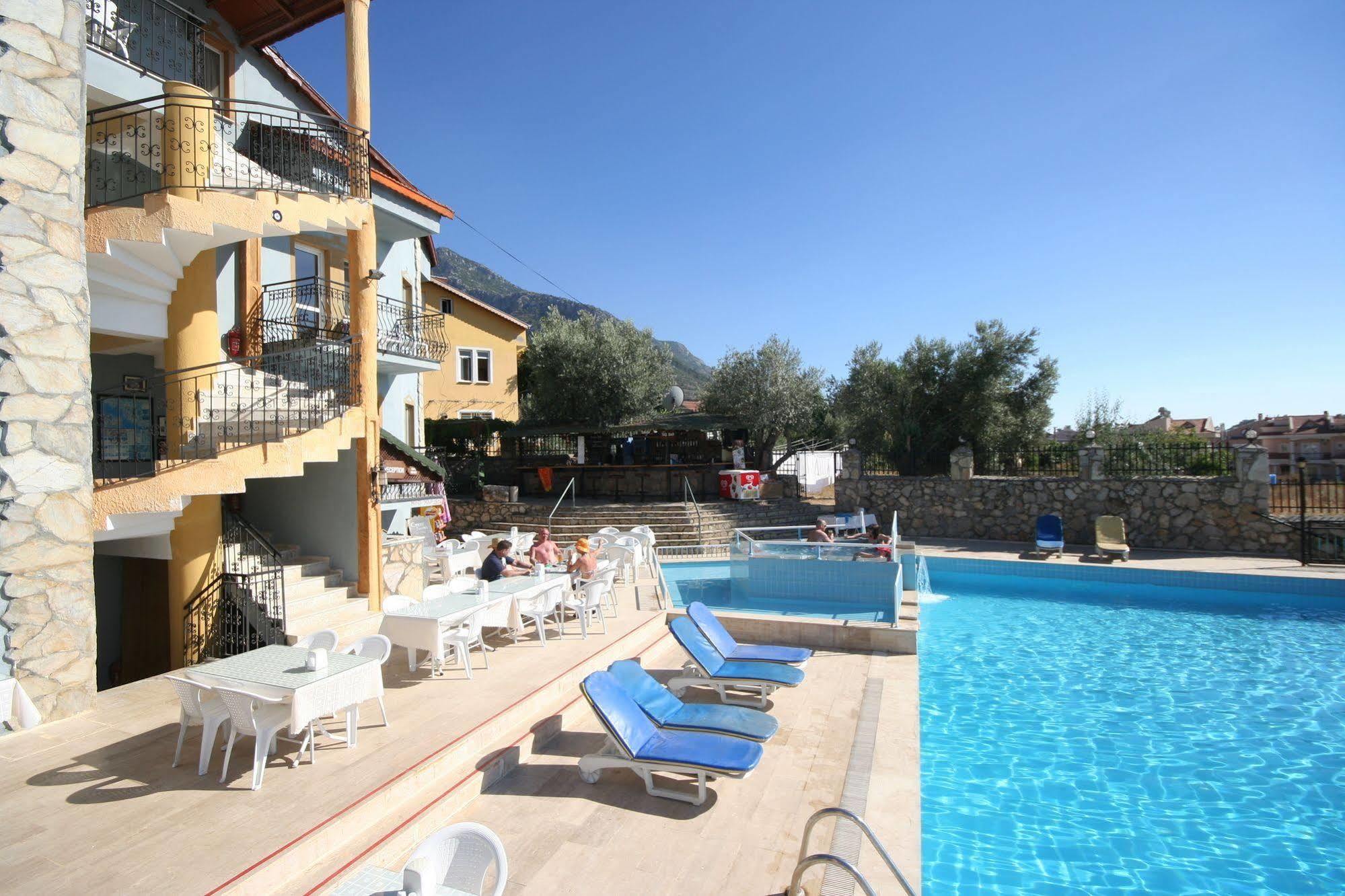 אולודניץ Cypriot Hotel מראה חיצוני תמונה
