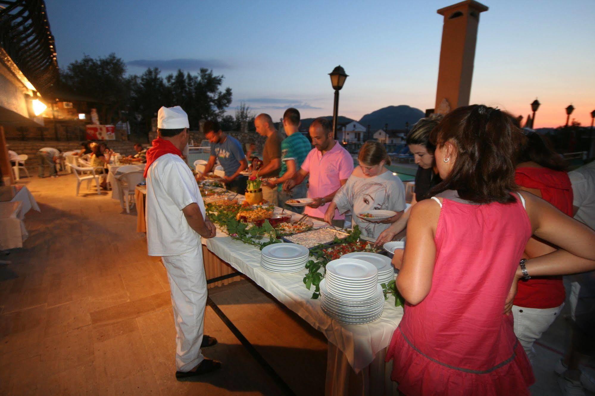 אולודניץ Cypriot Hotel מראה חיצוני תמונה