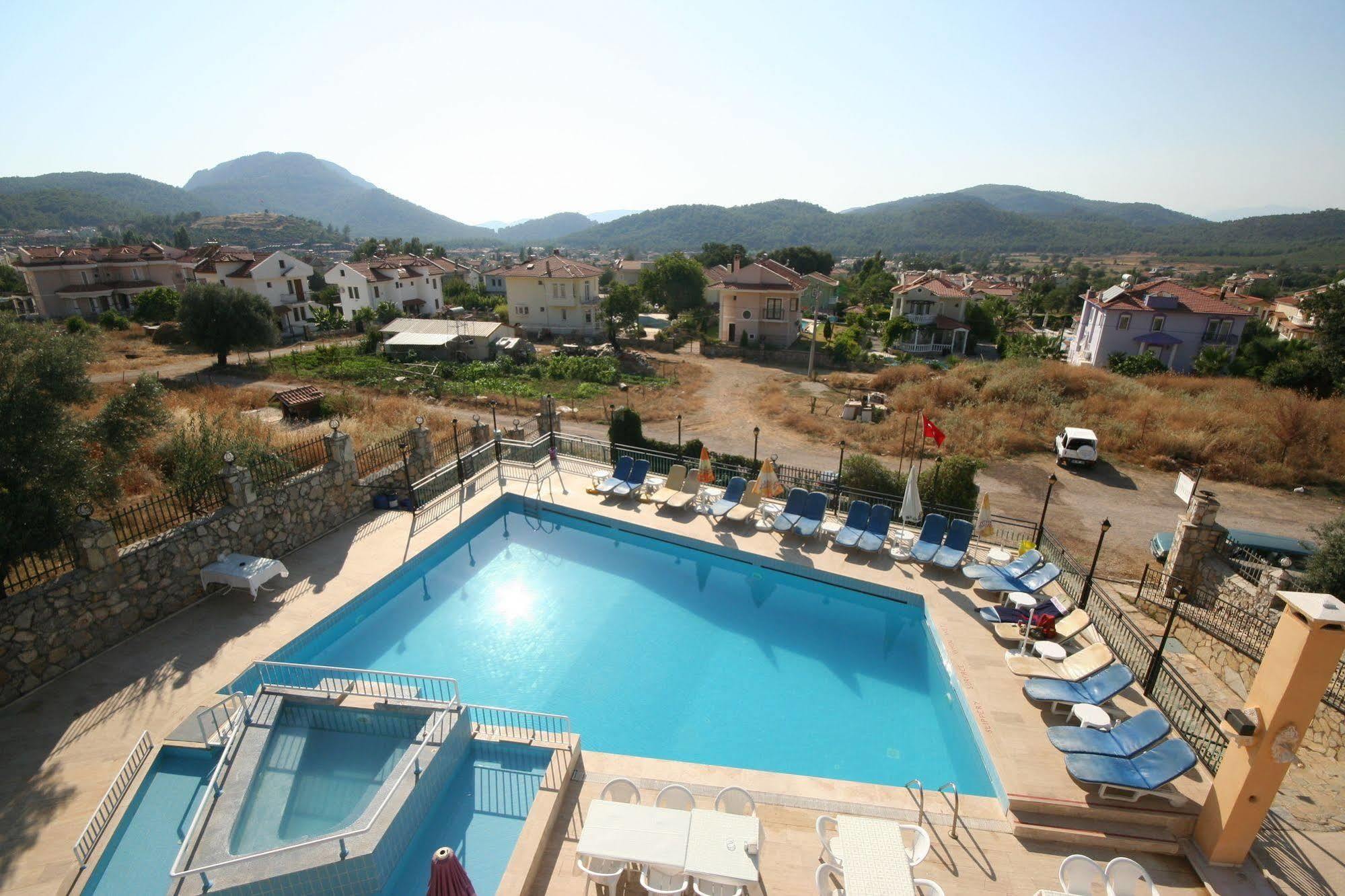 אולודניץ Cypriot Hotel מראה חיצוני תמונה
