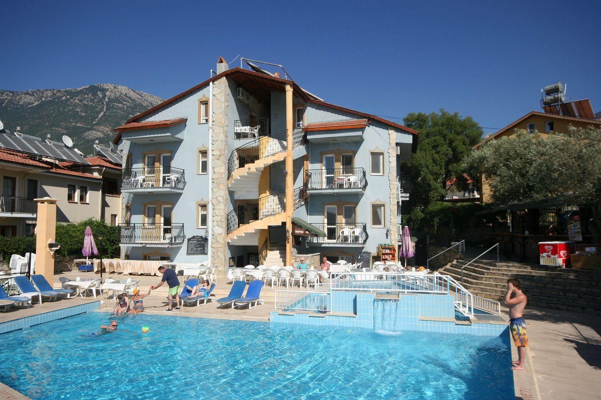 אולודניץ Cypriot Hotel מראה חיצוני תמונה
